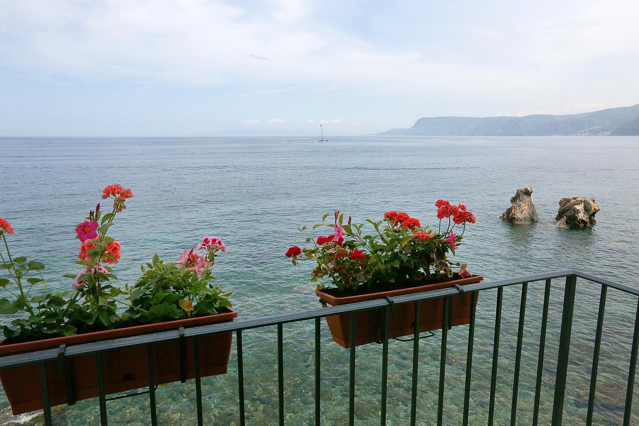 Il Casato Deluxe Rooms Scilla Luaran gambar