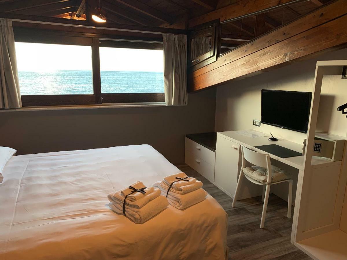 Il Casato Deluxe Rooms Scilla Luaran gambar